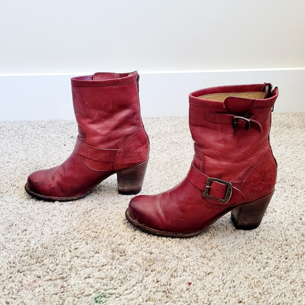 Frye Women's Karla Engineer Short Boot in Burnt Red Old Town - Picture 5 of 9